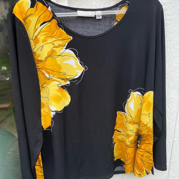 Susan Graver 1X Liquid Knit Floral Print Scoop Neck Long Sleeve top - Picture 1 of 7
